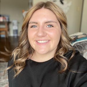 Meet your Posher, Olivia